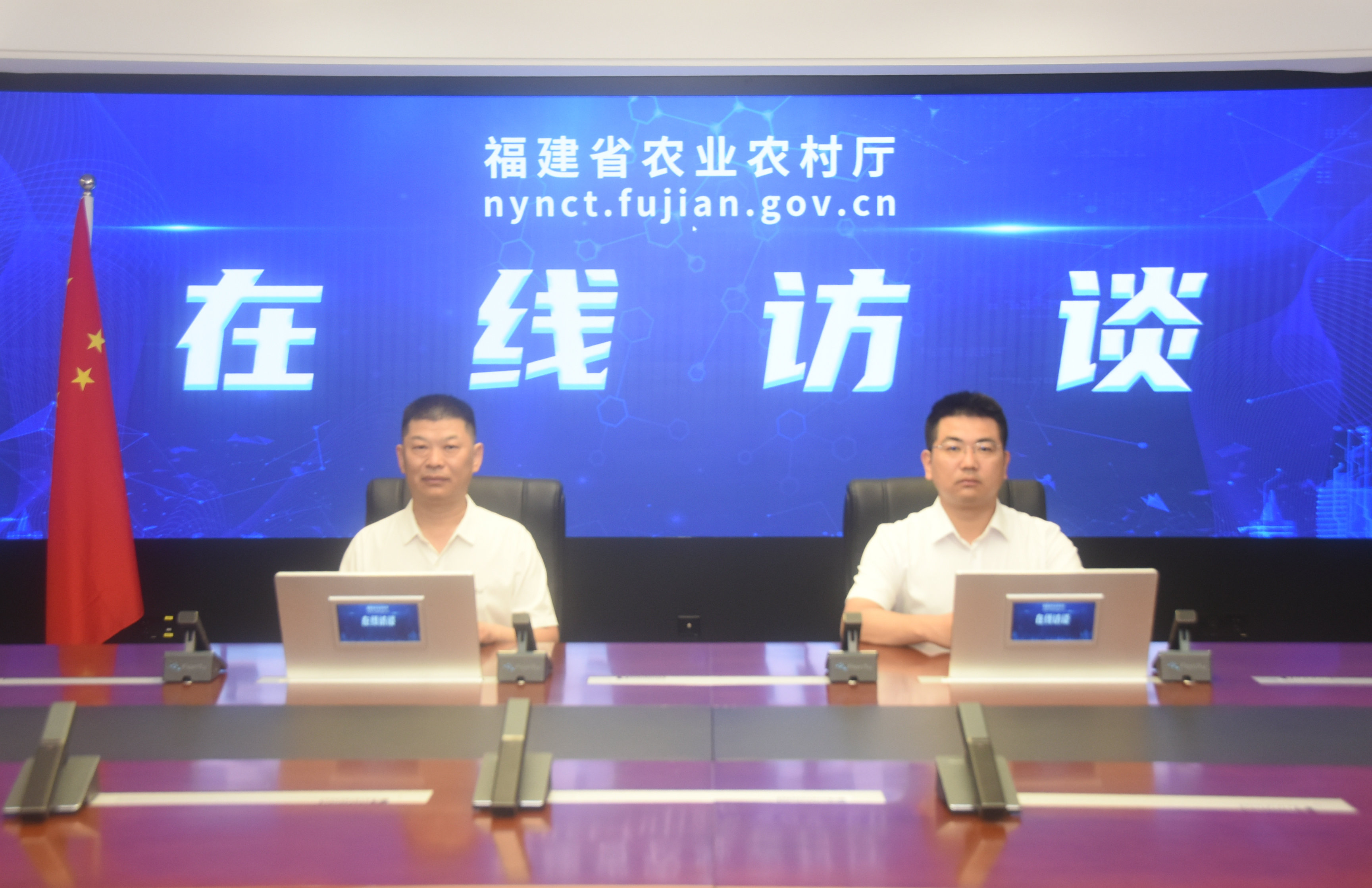 双人镜头.jpg